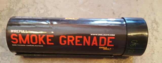 EG Smoke Grenade - wire-pull, Red