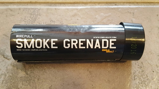 EG Smoke Grenade - wire-pull, White