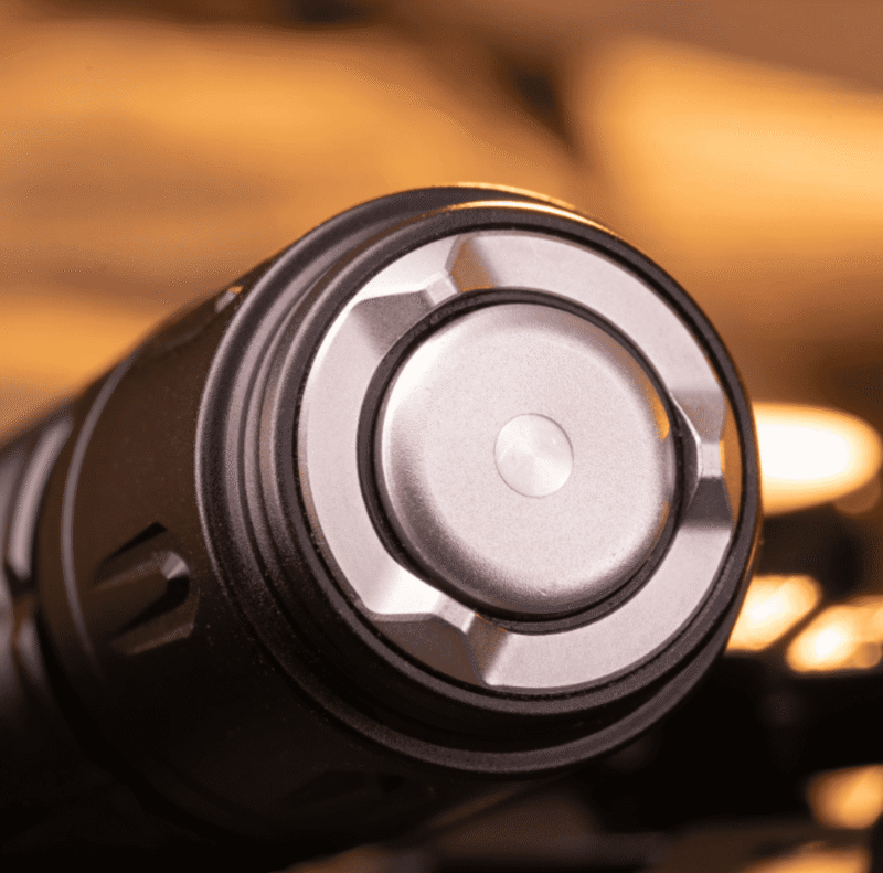 Olight Warrior 3S High Beam Tactical Flashlight - Image 10