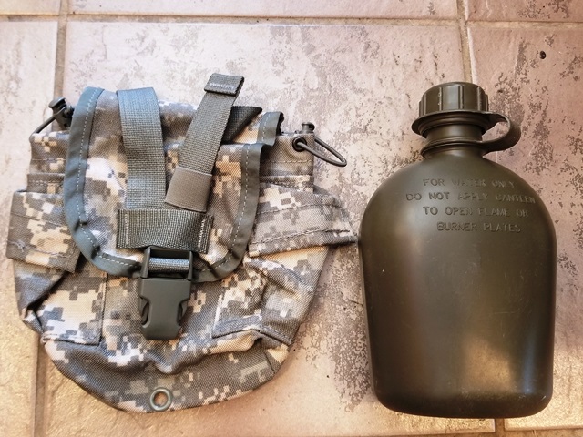 One Quart canteen Molle ACU / UCP